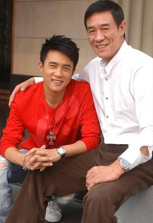 在2020年,杜淳在综艺节目《追光吧!