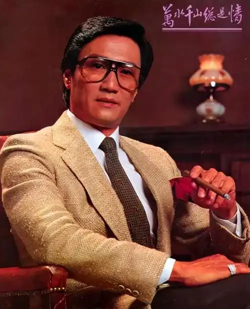 谢贤年轻时容貌有多惊艳看到照片后网友10个谢霆锋也没他帅