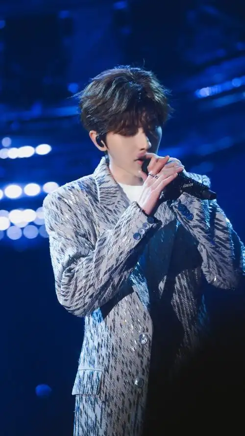 蔡徐坤2020江苏卫视跨年演唱会