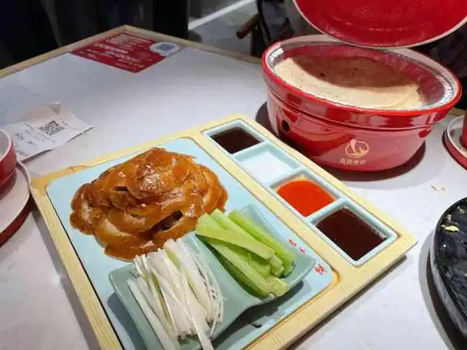 吉祥春饼·烤鸭(扬州万象汇店)-"总体还可以,吃到后面略油腻77齁