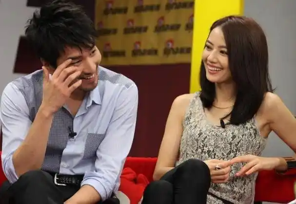 于小伟:和高圆圆分手不后悔,出道20年终翻红,娶普通妻子也幸福