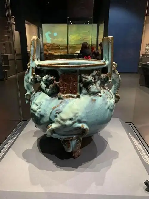 内蒙古博物院三大镇馆之宝匈奴王金冠元钧窑大香炉巨型恐龙