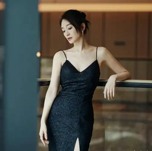 44岁的李小冉身材好到爆好身材是天生的吗后天努力更重要