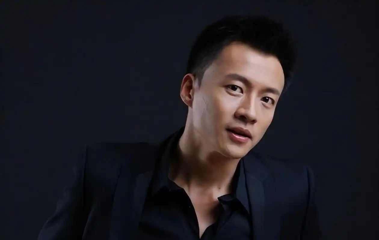 4月28号,演员唐曾又传来两个好消息!