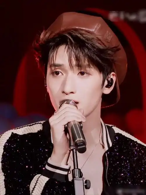 严浩翔生日直播变粉丝许愿池##时代少年团给严浩翔的信