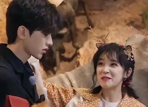 现在蔡徐坤和宋雨琦处于单身的状态,根本没有发生恋情,两个人都处于