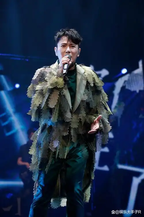 音乐旅途不止,情歌王子张信哲春日歌会,重温经典