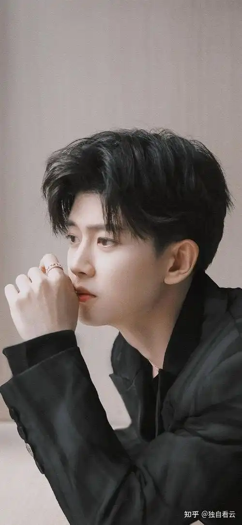 你们觉得任嘉伦帅吗