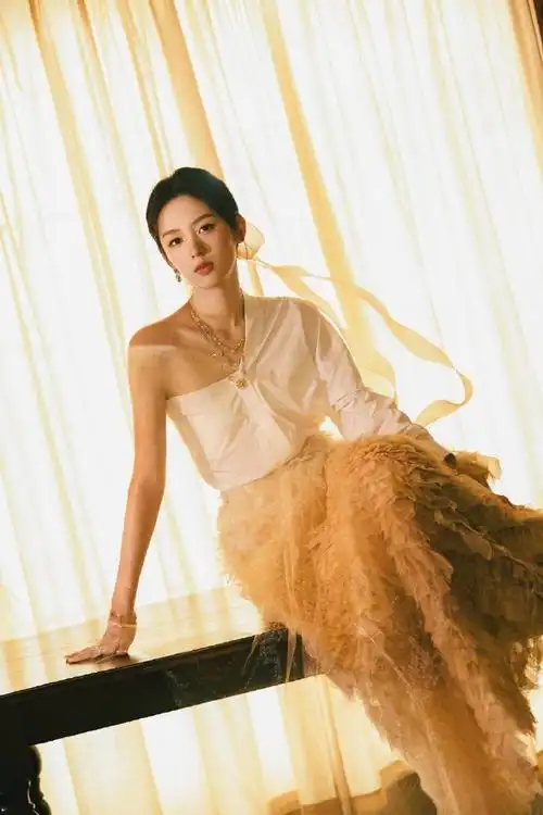 周也油画里的少女#  周也-油画里的少女出逃93