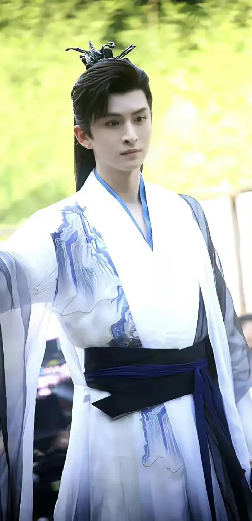 【关于非流量生#张云龙#适不适合拍古装剧问题】其实张云龙古装剧也是