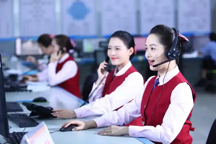 高速喇叭花团队工作照 (2).jpg