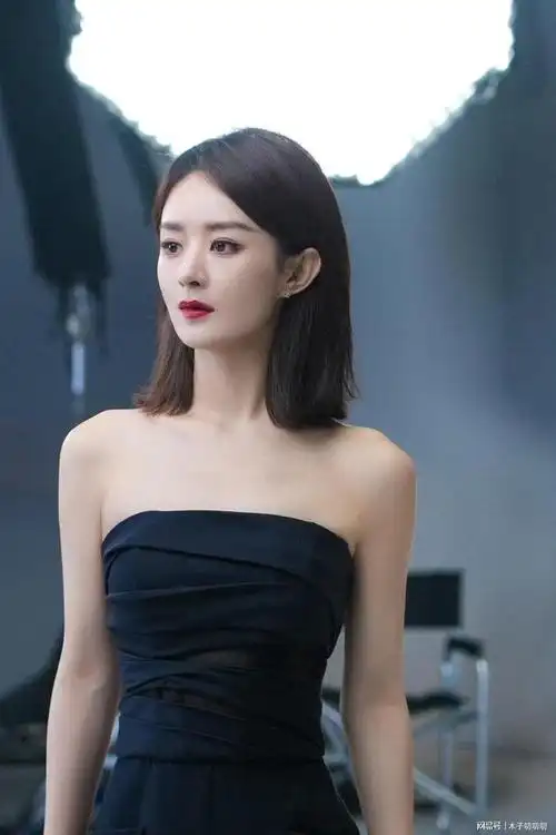 赵丽颖又一品牌彩妆代言官宣,短发造型洒脱不羁,简约干练!