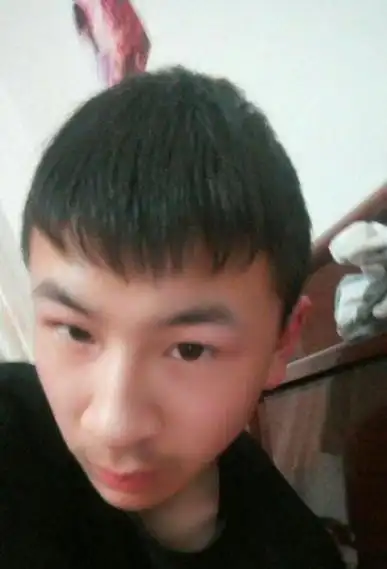 初中男生剪什么发型帅气剃出校园风采短发图片