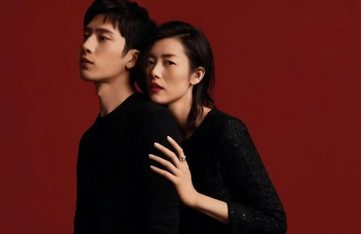 刘雯和井柏然的婚姻选择 刘雯和井柏然的低调婚姻宣告,颠覆了传统的