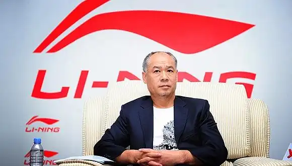 李宁连亏三年终扭亏 总营收仍落后安踏41亿元