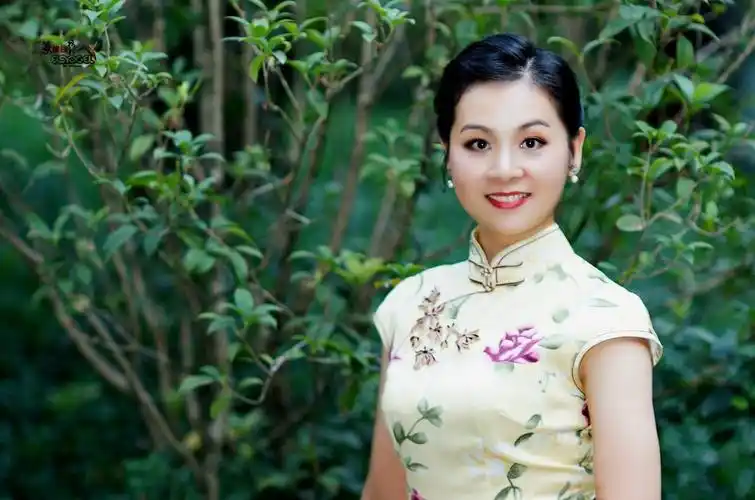 星河湾半岛佳人荟旗袍美女苏聘