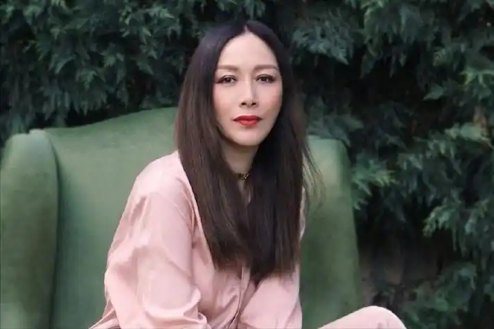 回顾著名演员任达华因爱不要孩子50岁看到女儿时热泪盈眶