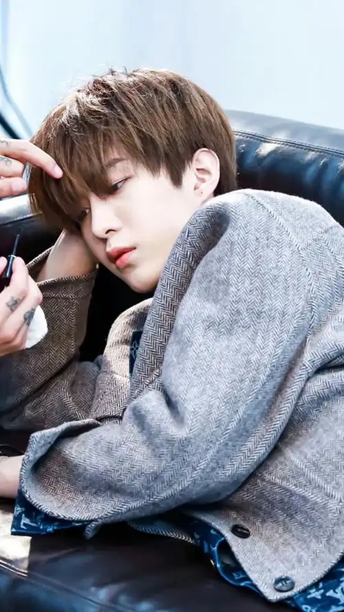 帅气范丞丞手机壁纸