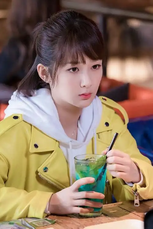 『亲爱的热爱的』佟年♀杨紫