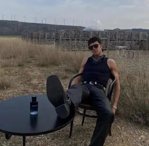 痞帅痞帅的男生头像