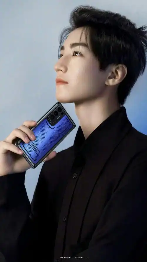 王俊凯超话存档一组三年前今日我超爱的广告图,从二次元走出来的漫画