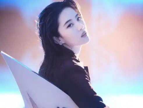 刘亦菲童年万圣节照曝光 真是一路仙到大