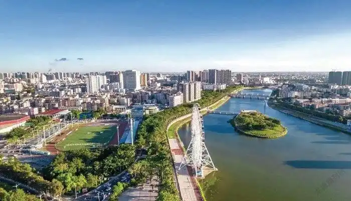 3个县级市(信宜,高州,化州),设3个经济功能区(广东茂名滨海新区起步区