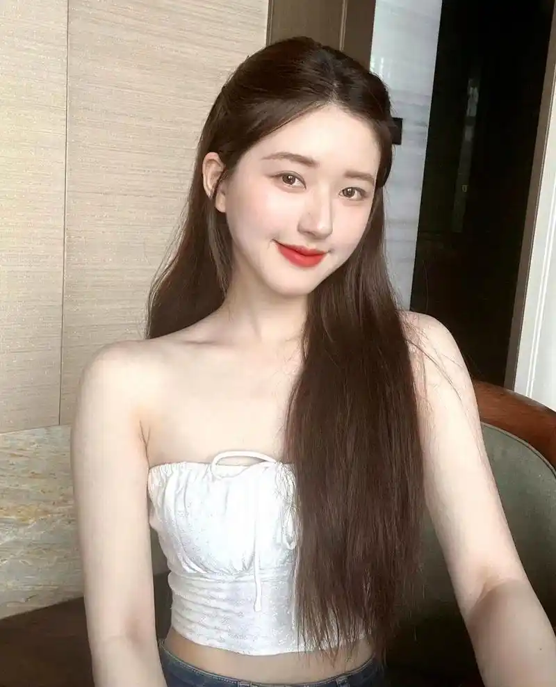 赵露思这肩膀前后对比太明显了