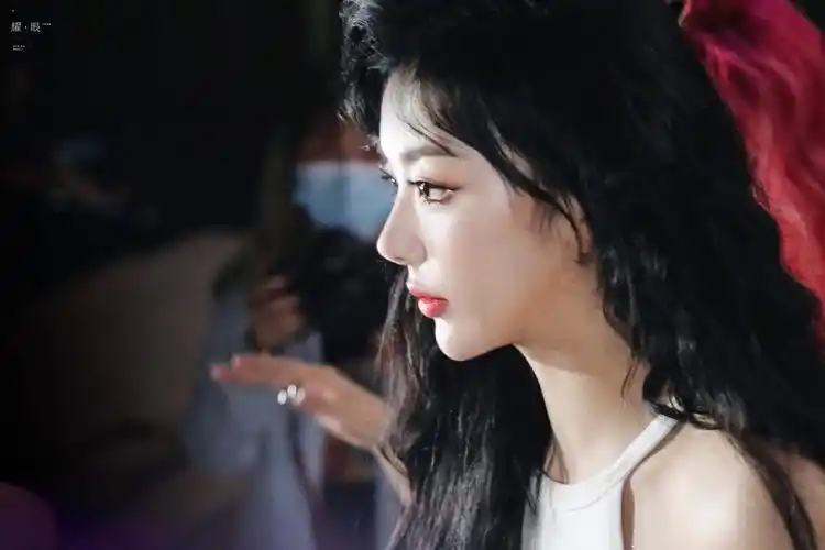 耀眼| 孔雪儿 - 堆糖,美图壁纸兴趣社区