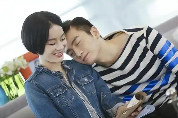 盘点明星下不来台的尴尬现场,刘亦菲笑容消失,黄渤不愧高情商