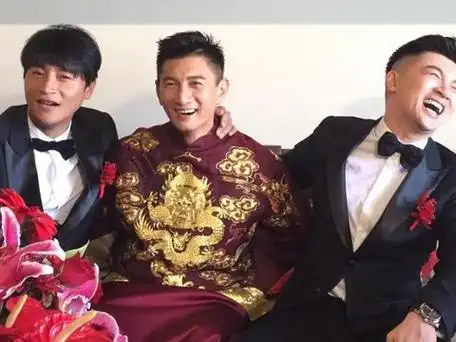吴奇隆刘诗诗大婚 小虎队伴郎团唱歌