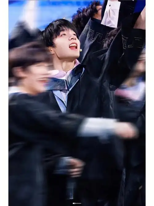 刘耀文神图张真源神图