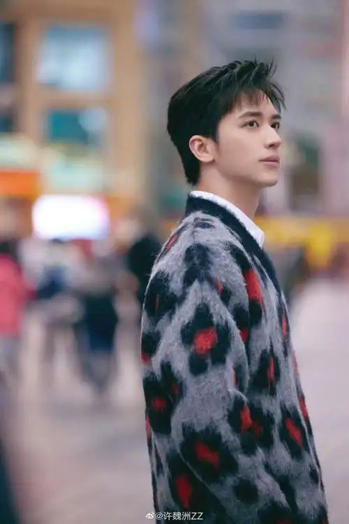 角色不分大小,都是新的体验,今晚见,演员许魏洲一定能到达梦想的远方