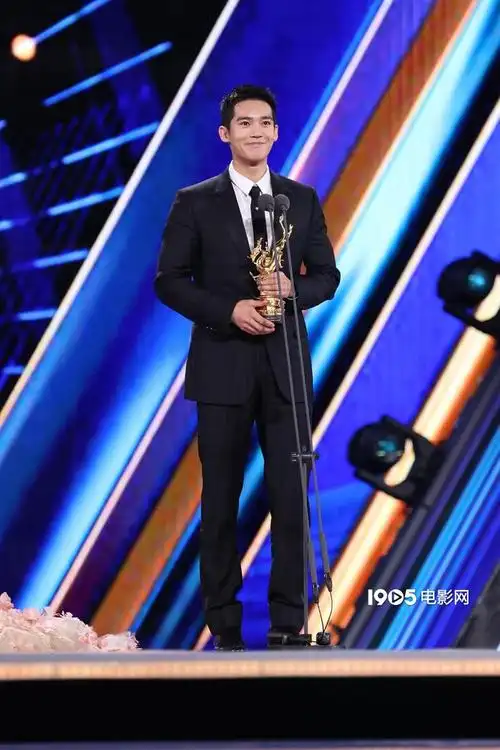 电影频道m榜荣誉盛大揭晓 张艺谋成龙等人获殊荣|电影