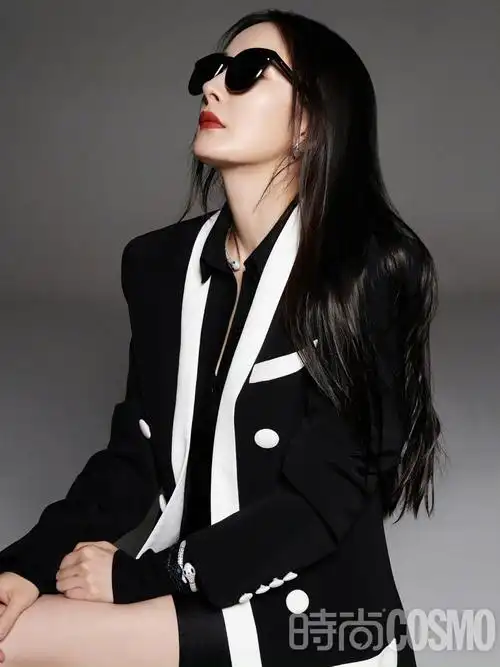 杨幂黑白西装夹克酷帅墨镜大片