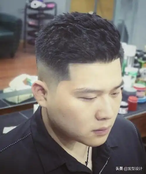 男士时尚短发发型图片推荐(今年流行帅气男士短发发型30款)(26)