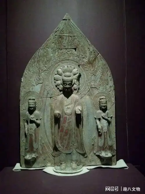 秀骨清像,他们深受汉族士大夫阶层传统审美情趣的影响,它先在南方的