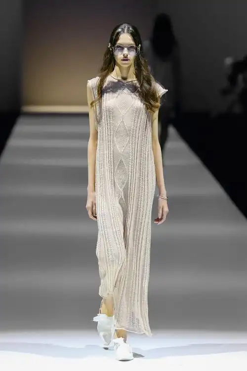 拒绝油腻如水凝力通透的现代女性质感应该是这样的brand