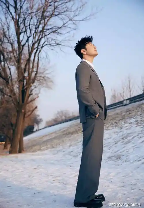 黄晓明为新戏增肥,昔日帅气形象全无,大肚子太抢镜!_角色_精神_电影