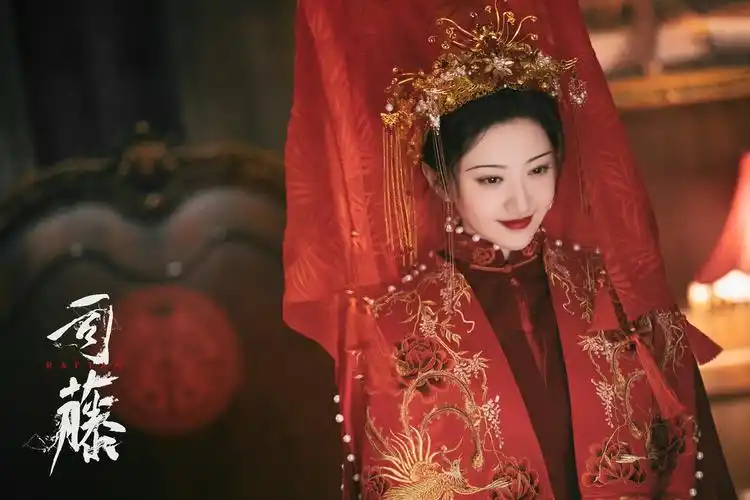 网剧《司藤》迎来剧情高潮,景甜张彬彬互为依靠为爱救赎