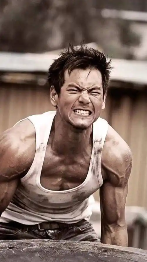 彭于晏近况曝光现身片场状态好网友自律的让人羡慕