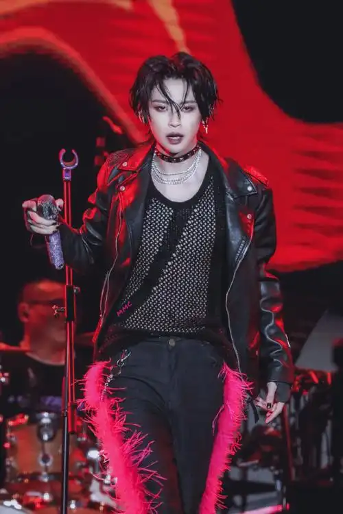 小鬼王琳凯音乐节##小鬼湿发渔网朋克造型