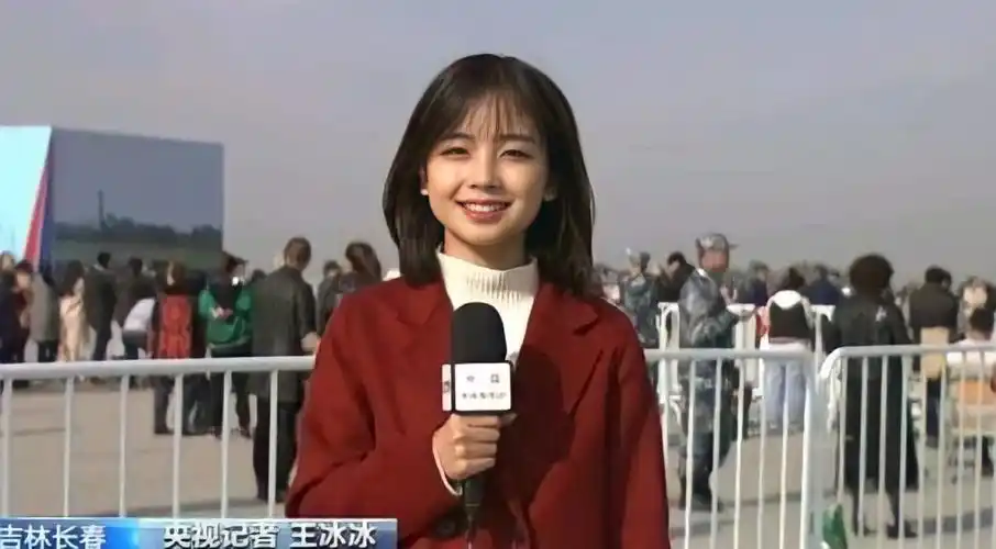 王冰冰因1次采访爆红被称央视收视密码她究竟有什么魅力