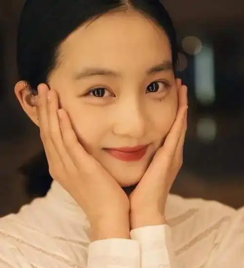 黄多多舞台剧照#黄多多的舞台照,只见她完全褪去了