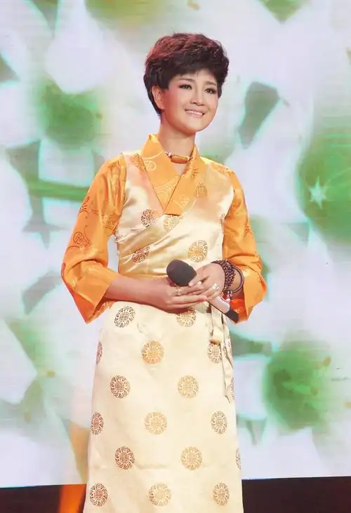 降央卓玛 金色的诱惑【高清大图】