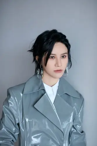 尚雯婕现身云南录制新综艺 新作筹备中