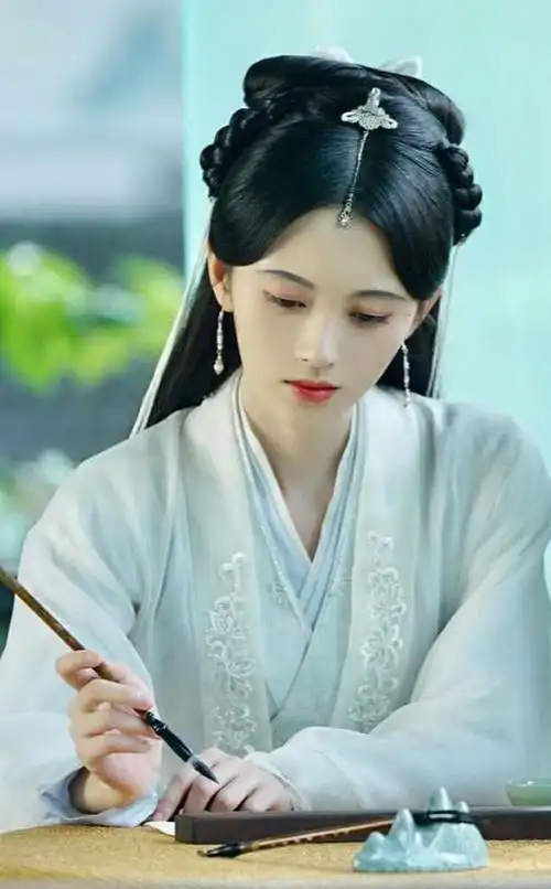 女明星古装pk杨幂倾国倾城赵丽颖可爱睿智唯独她最特别