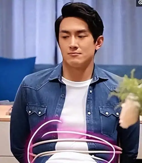 拍戏为啥只拍上半身当镜头下移后原谅我不厚道的笑了