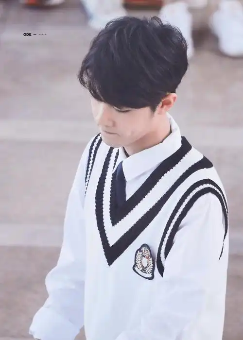 肖战校服装扮真的迷