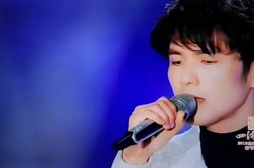 钟汉良上湖南卫视《华人春晚》帅出新高度,小哇这发型真的太赞了